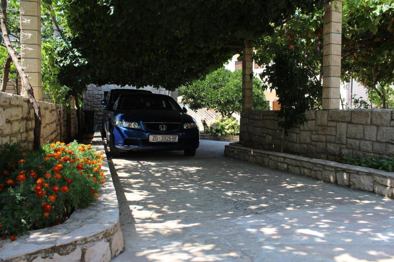 Apartment Antica Supetar Exterior foto